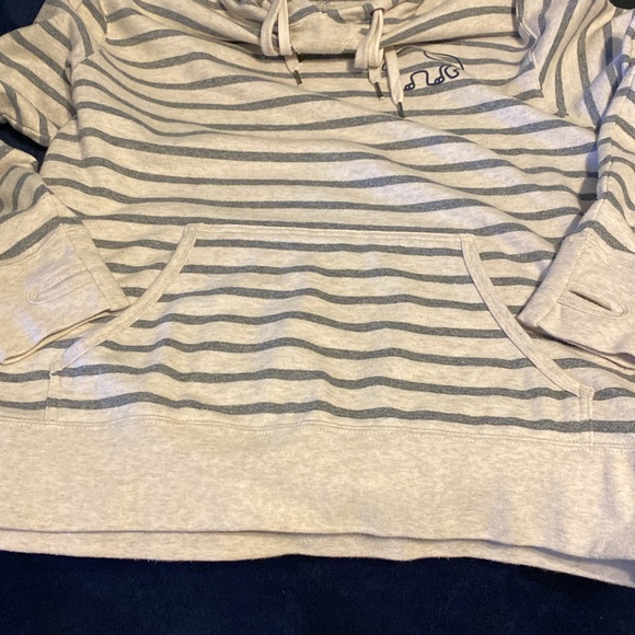 Ivory Ella hoodie size medium, gray & off white colored. 70 cotton 30 polyester - Picture 4 of 6